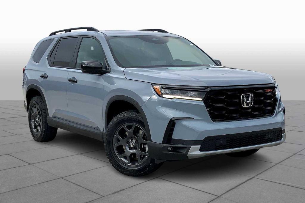 new 2025 Honda Pilot car, priced at $51,305