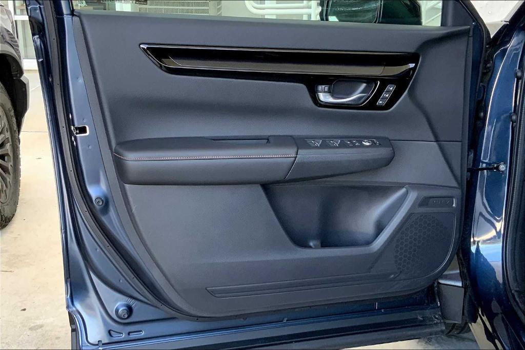 used 2025 Honda CR-V Hybrid car, priced at $39,500