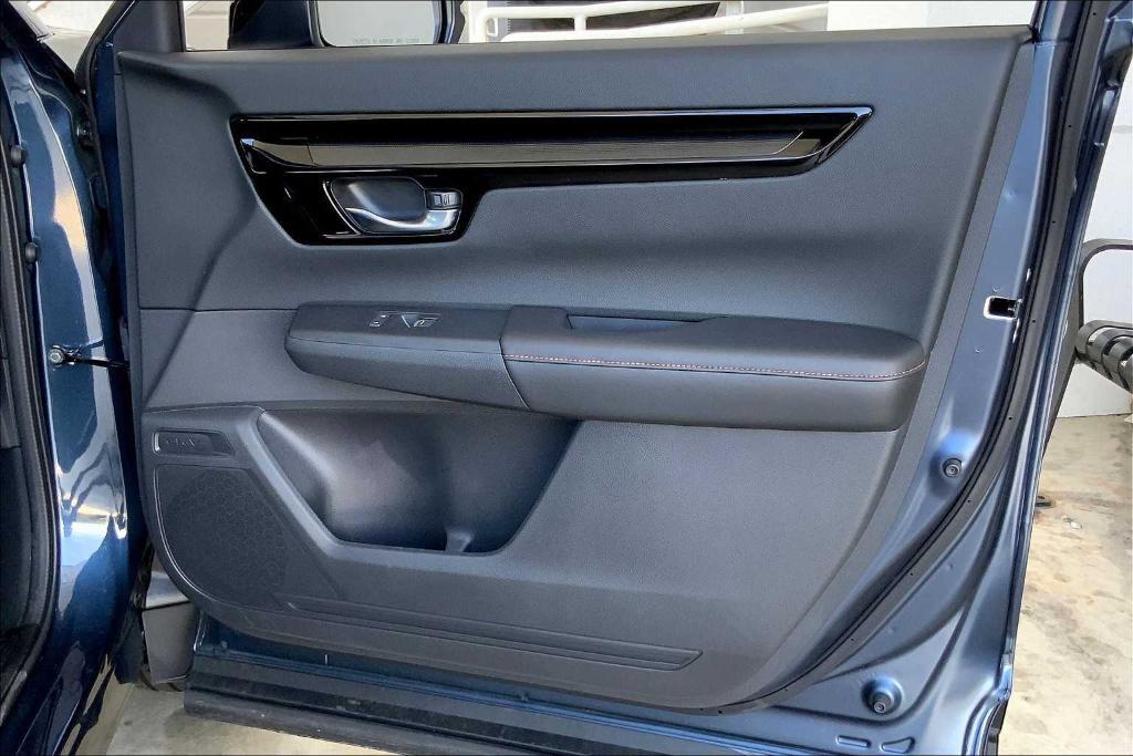 used 2025 Honda CR-V Hybrid car, priced at $39,500