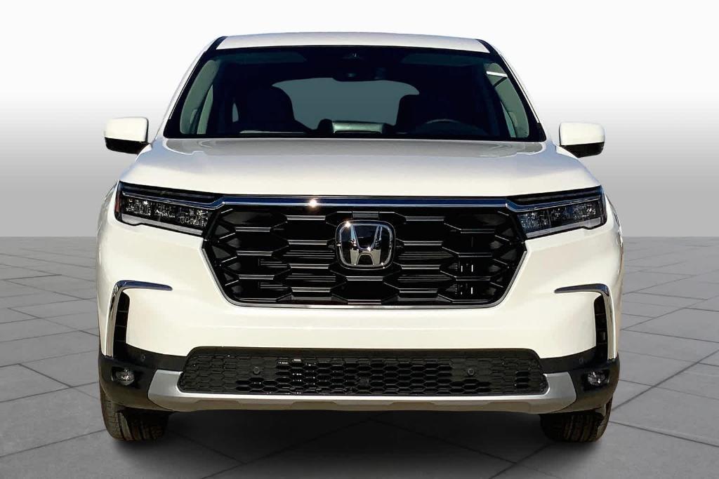 new 2025 Honda Pilot car, priced at $42,680