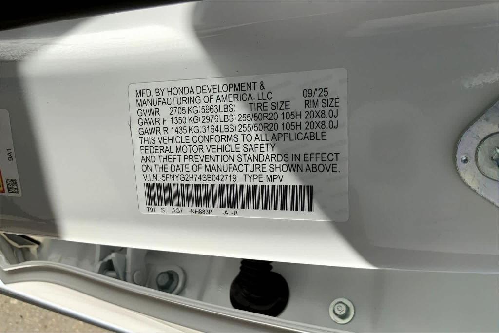 new 2025 Honda Pilot car, priced at $48,350