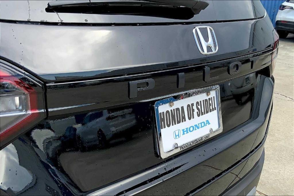 new 2025 Honda Pilot car, priced at $44,950