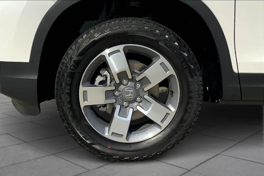 new 2025 Honda Ridgeline car, priced at $42,700
