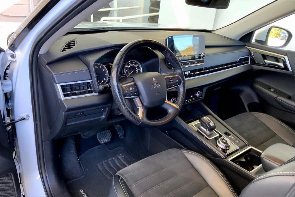 used 2024 Mitsubishi Outlander car, priced at $23,879