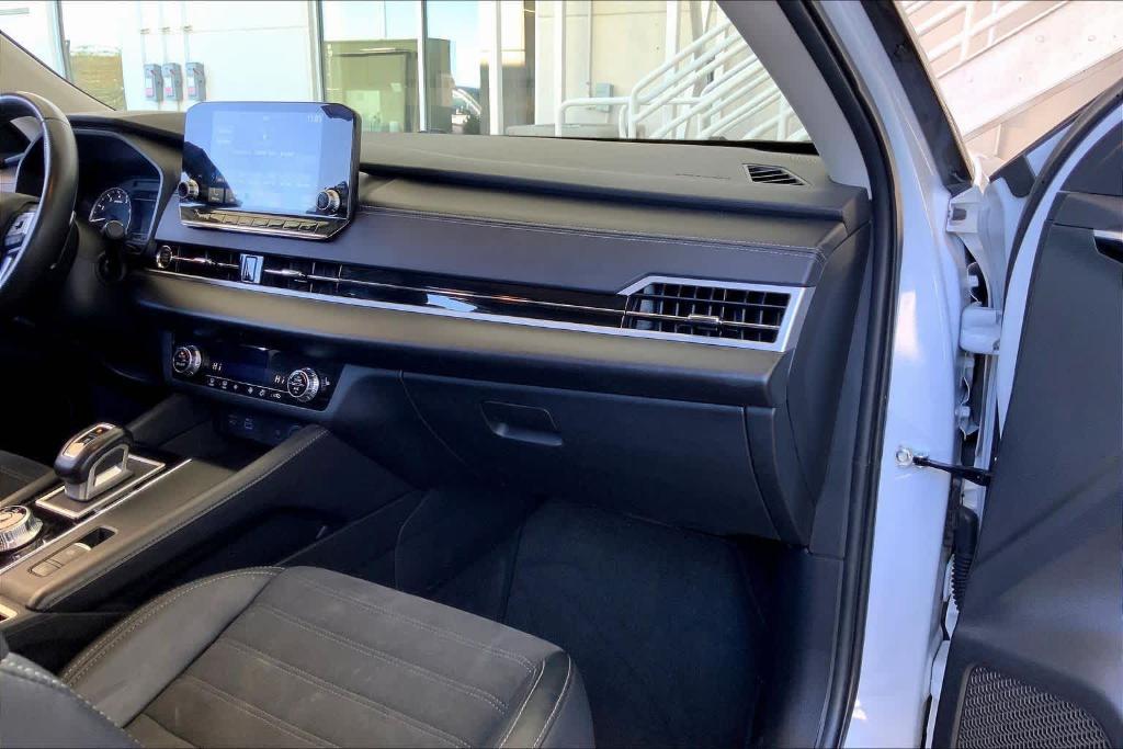 used 2024 Mitsubishi Outlander car, priced at $23,879