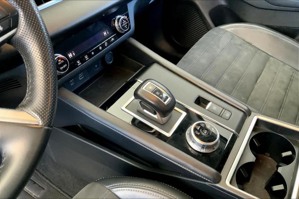 used 2024 Mitsubishi Outlander car, priced at $23,879