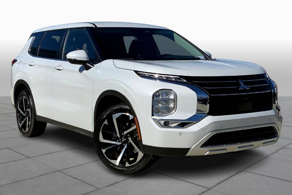 used 2024 Mitsubishi Outlander car, priced at $23,879