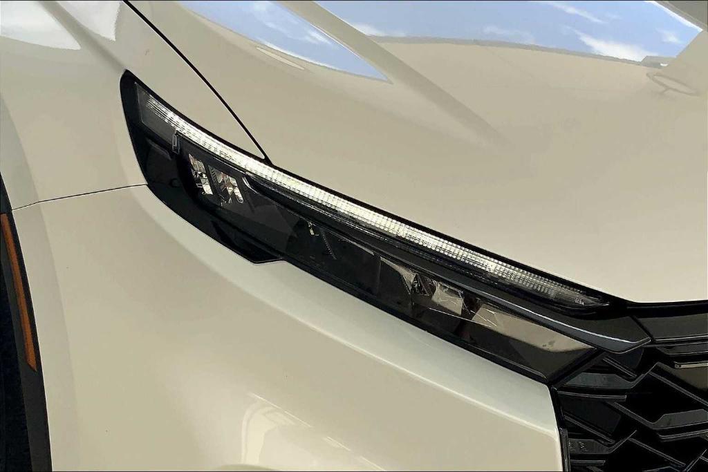 new 2025 Honda CR-V Hybrid car, priced at $39,500