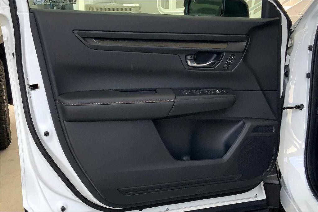 new 2025 Honda CR-V Hybrid car, priced at $39,500
