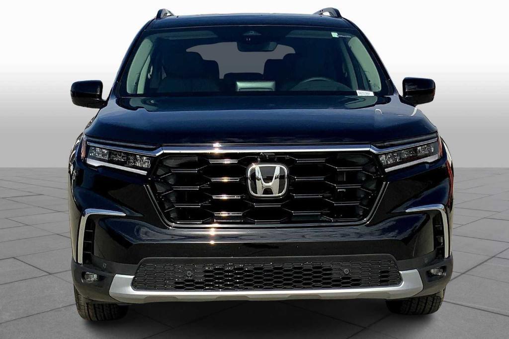 new 2025 Honda Pilot car, priced at $50,178