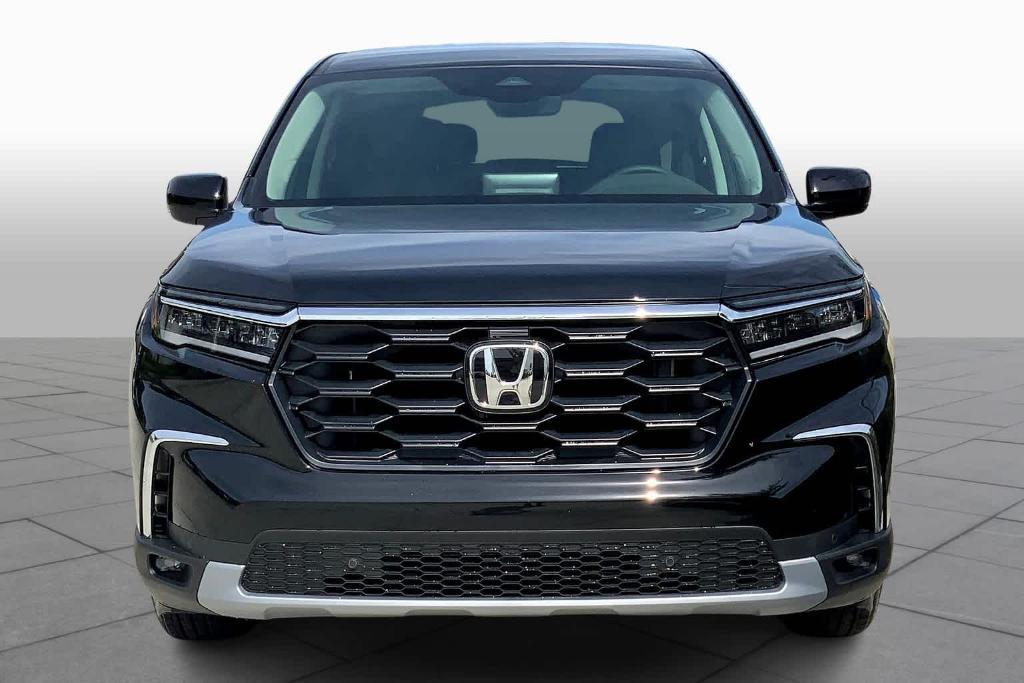 new 2025 Honda Pilot car, priced at $43,695