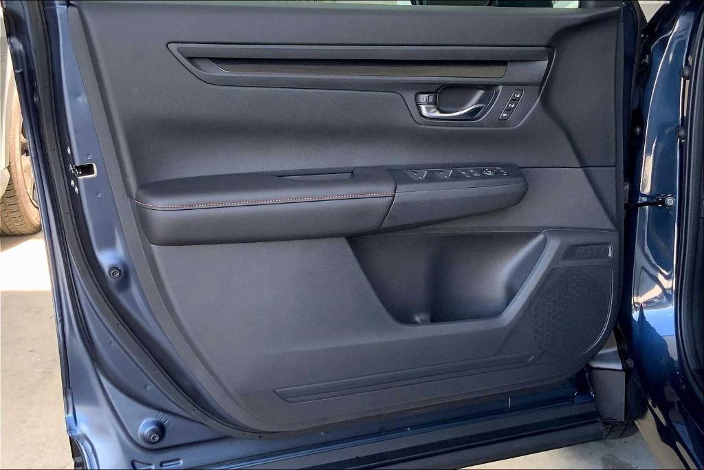 new 2025 Honda CR-V Hybrid car, priced at $40,545