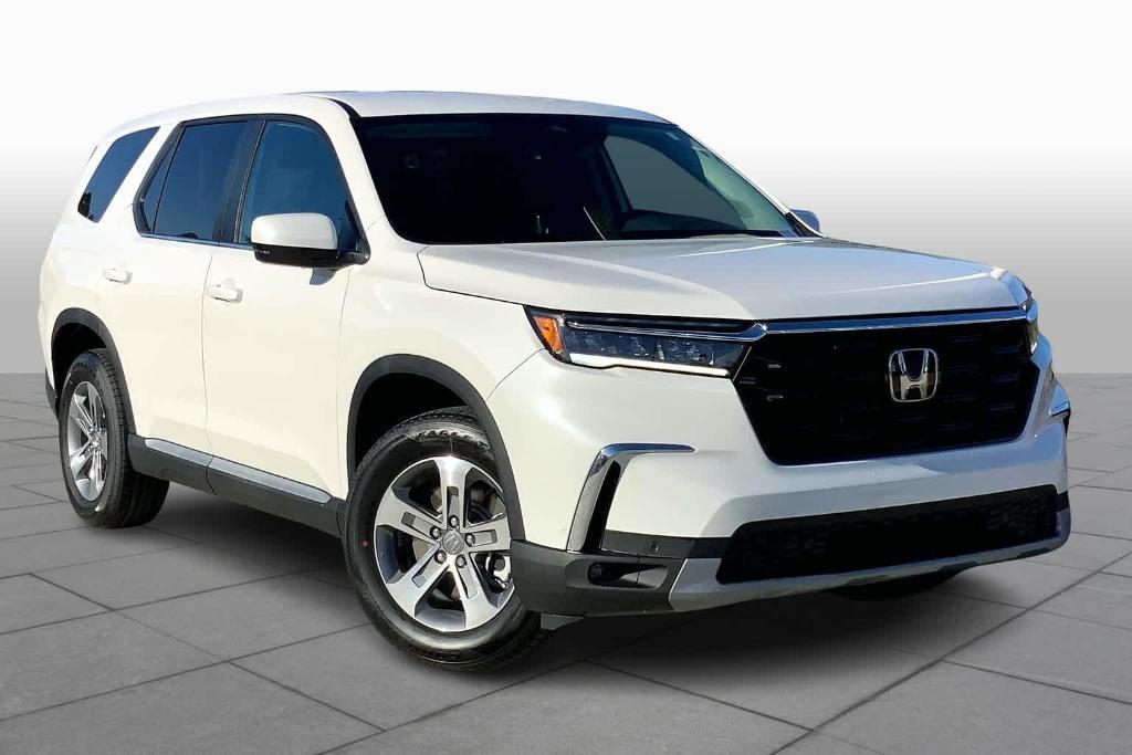 new 2025 Honda Pilot car, priced at $48,180