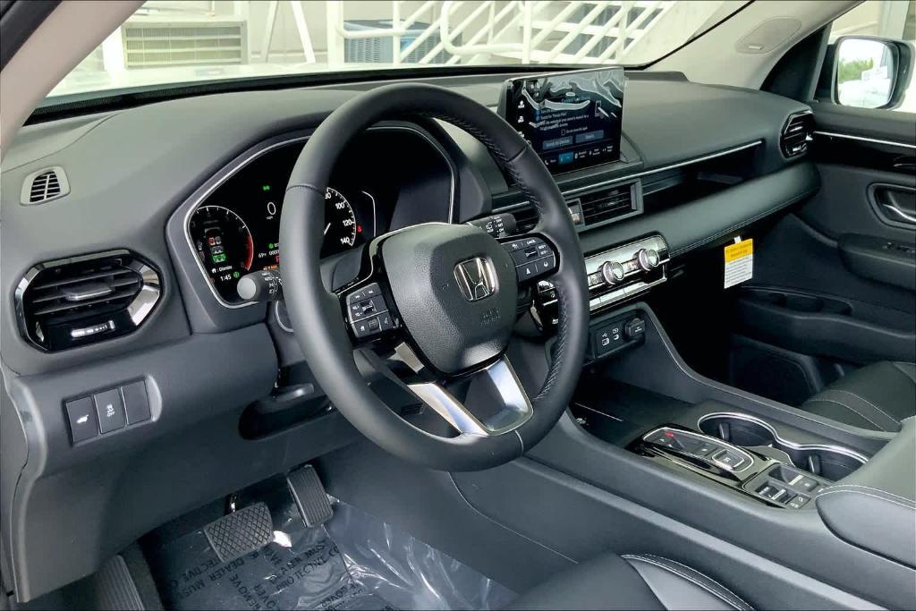 new 2025 Honda Pilot car, priced at $48,389
