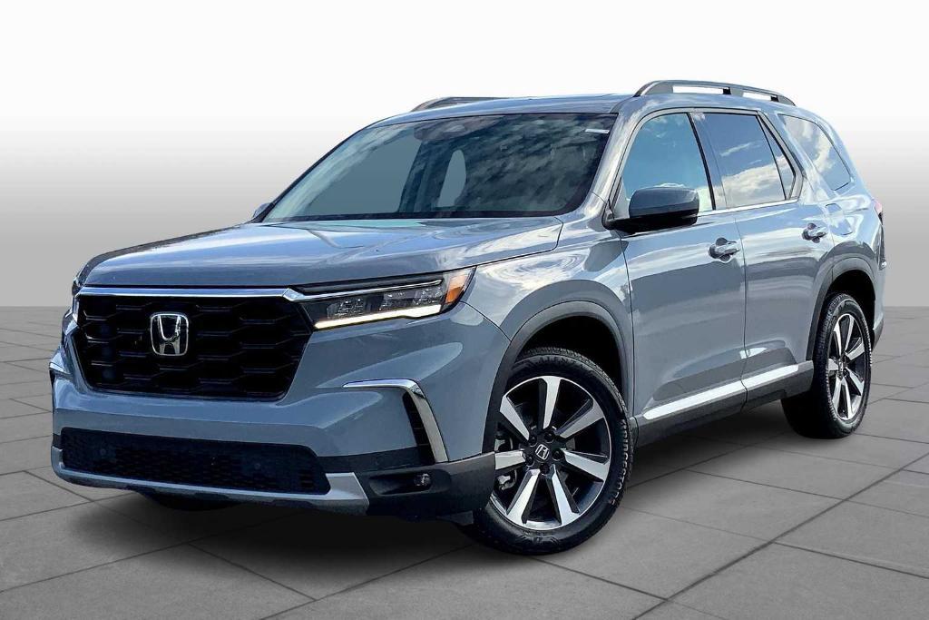 new 2025 Honda Pilot car, priced at $50,850