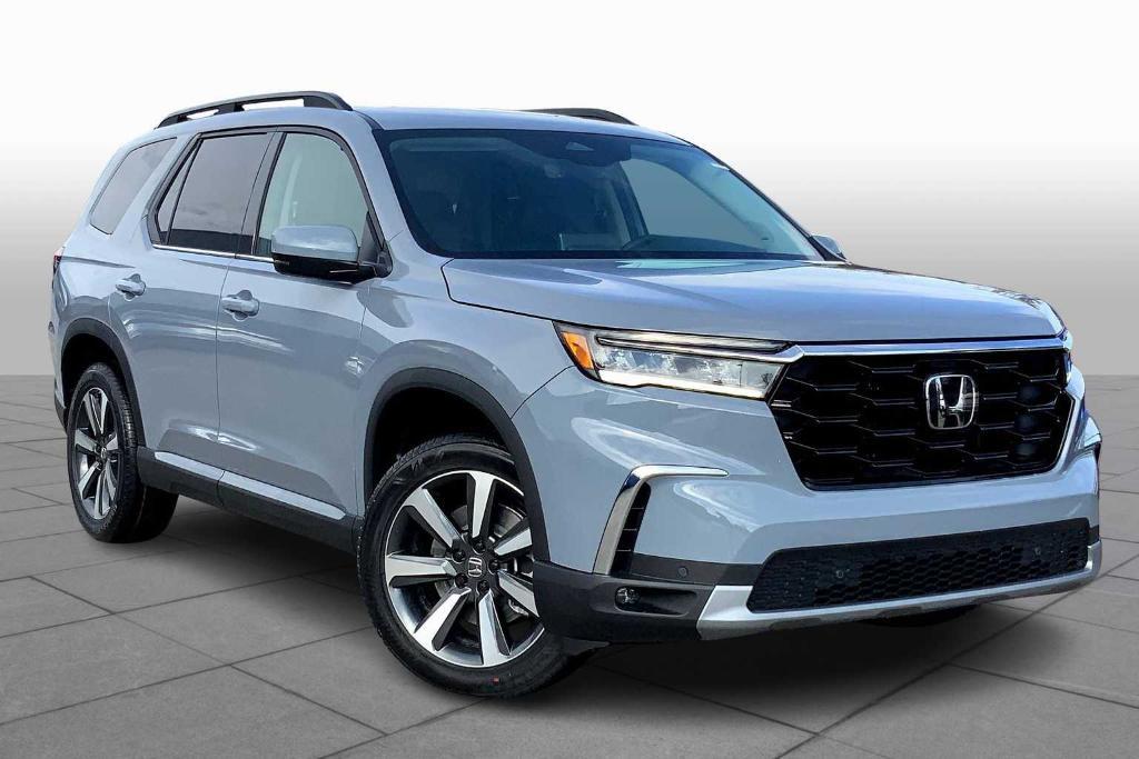 new 2025 Honda Pilot car, priced at $50,850