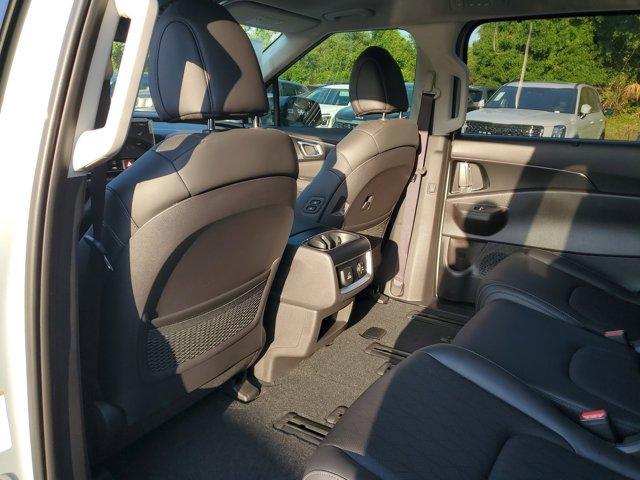new 2025 Kia Carnival Hybrid car, priced at $47,339