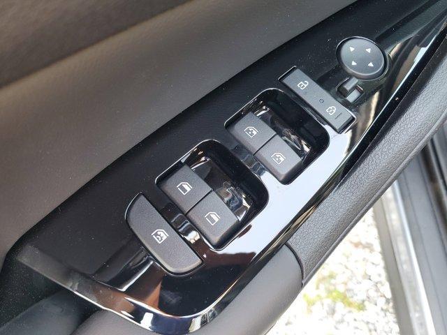 new 2025 Kia Sportage car, priced at $29,118
