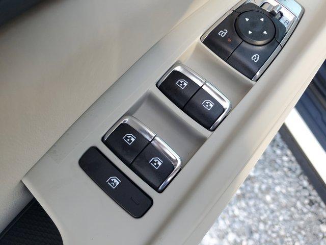 new 2025 Kia Carnival car, priced at $40,745