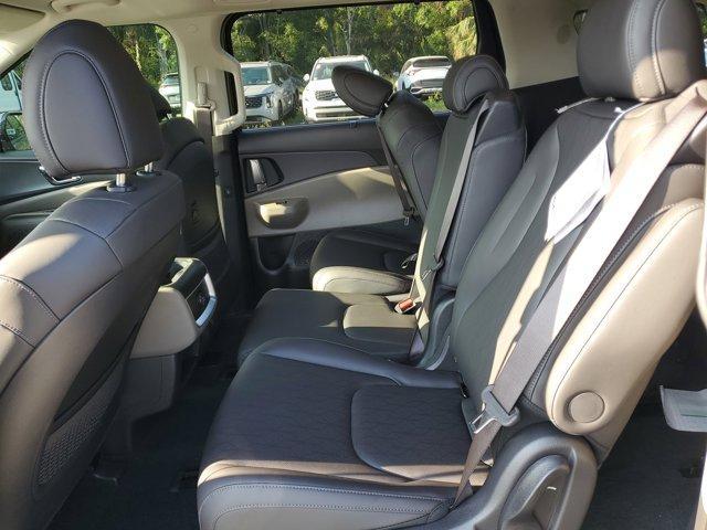 new 2025 Kia Carnival car, priced at $40,281