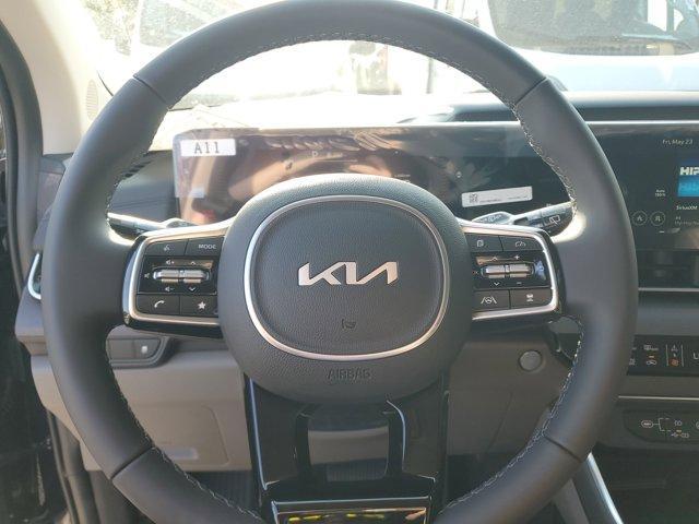 new 2025 Kia Carnival car, priced at $40,281