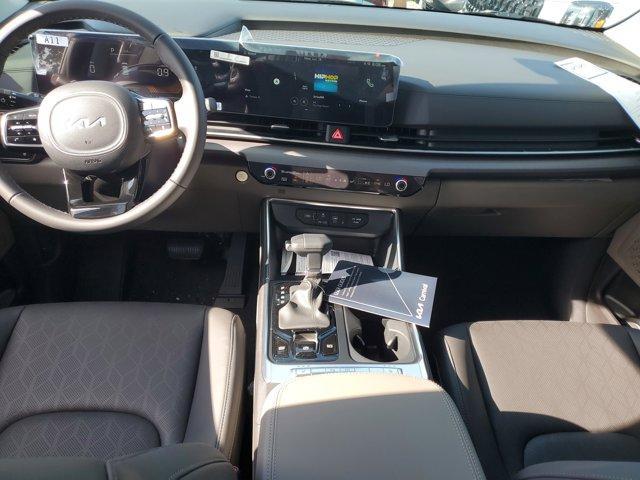 new 2025 Kia Carnival car, priced at $38,781