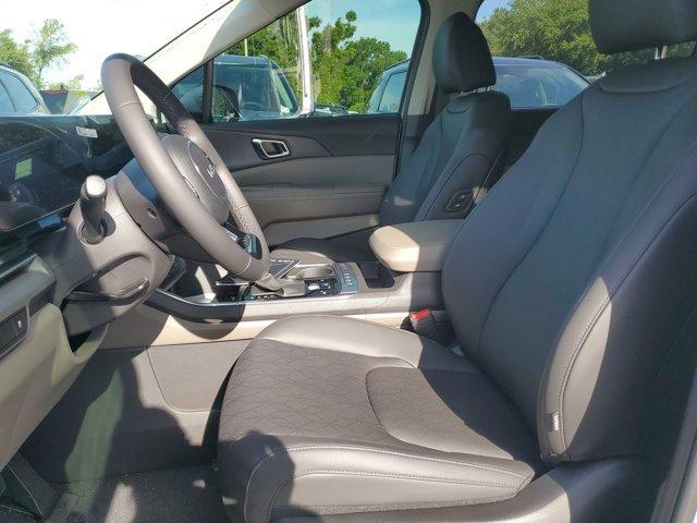 new 2025 Kia Carnival car, priced at $38,781