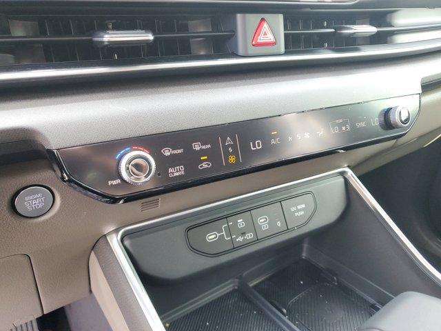 new 2025 Kia Carnival car, priced at $40,098