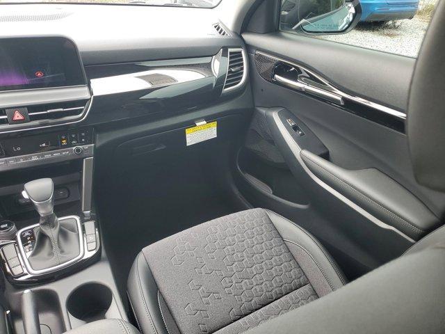 new 2025 Kia Seltos car, priced at $24,858