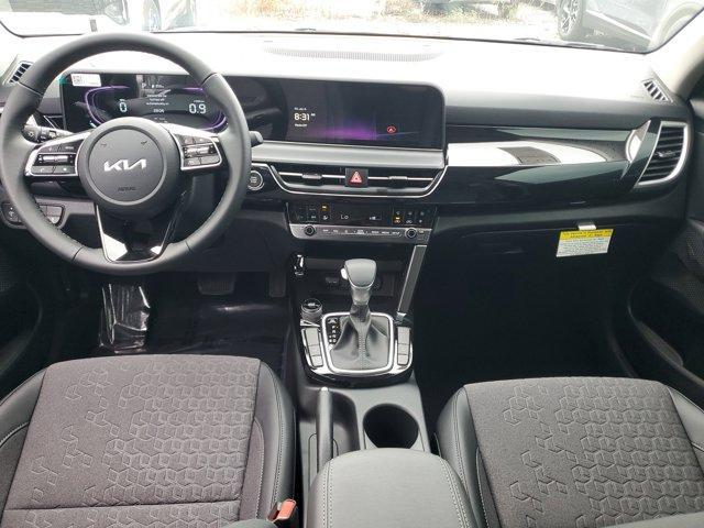 new 2025 Kia Seltos car, priced at $24,858