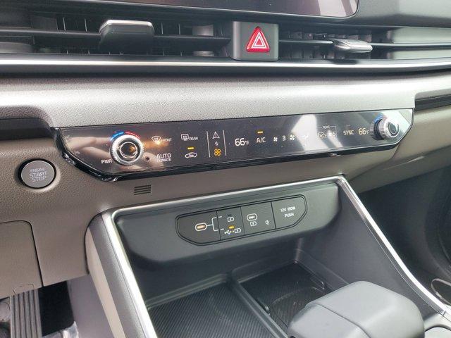 new 2025 Kia Carnival car, priced at $39,245