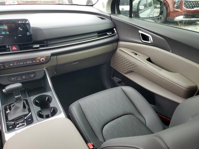 new 2025 Kia Carnival car, priced at $39,245