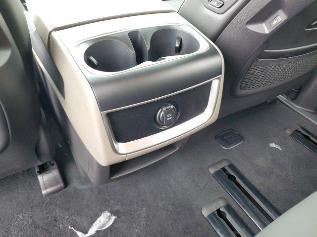 new 2025 Kia Carnival car, priced at $39,245