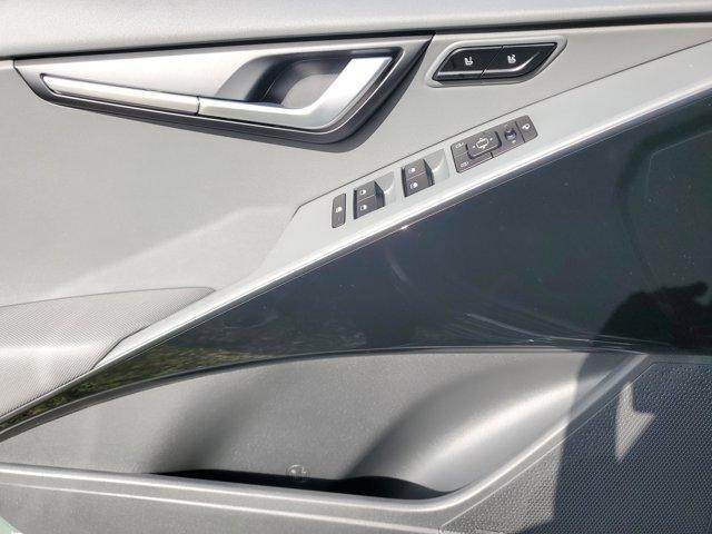 new 2025 Kia Niro car, priced at $34,017