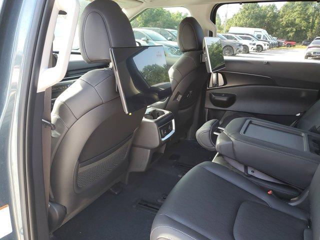 new 2025 Kia Carnival Hybrid car, priced at $50,755