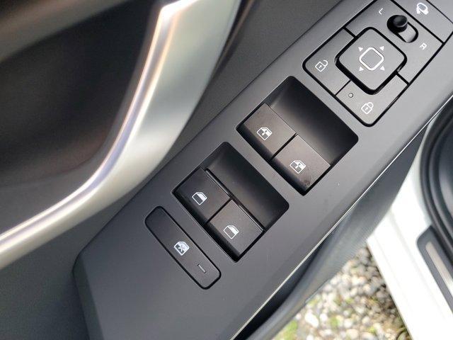 new 2025 Kia Niro car, priced at $31,306