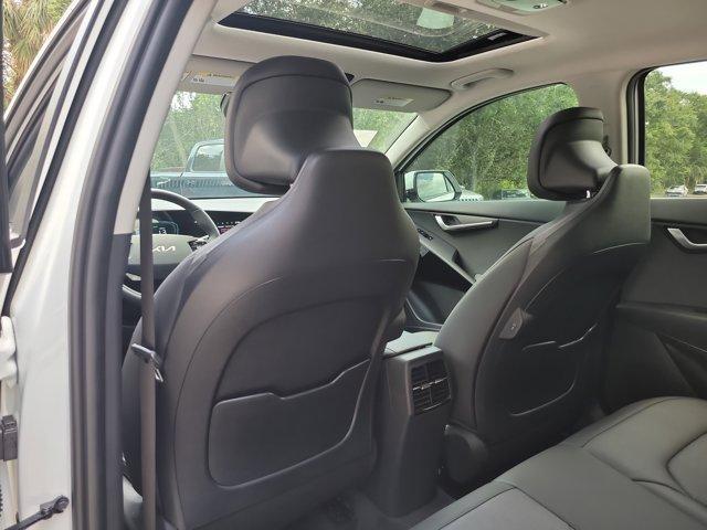 new 2025 Kia Niro car, priced at $32,036