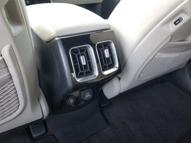 used 2025 Kia Sorento Hybrid car, priced at $41,151