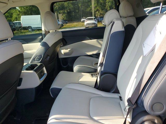 new 2025 Kia Carnival car, priced at $38,467