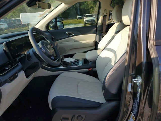 new 2025 Kia Carnival car, priced at $38,467