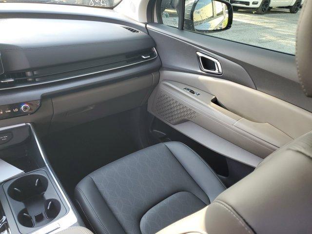 new 2025 Kia Carnival car, priced at $40,745