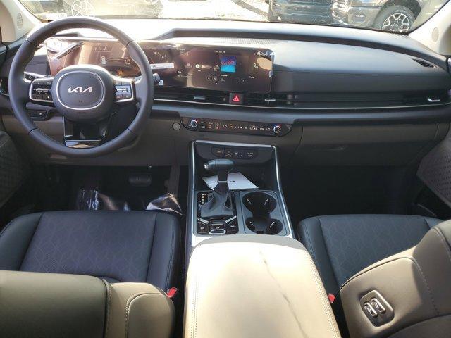 new 2025 Kia Carnival car, priced at $40,745