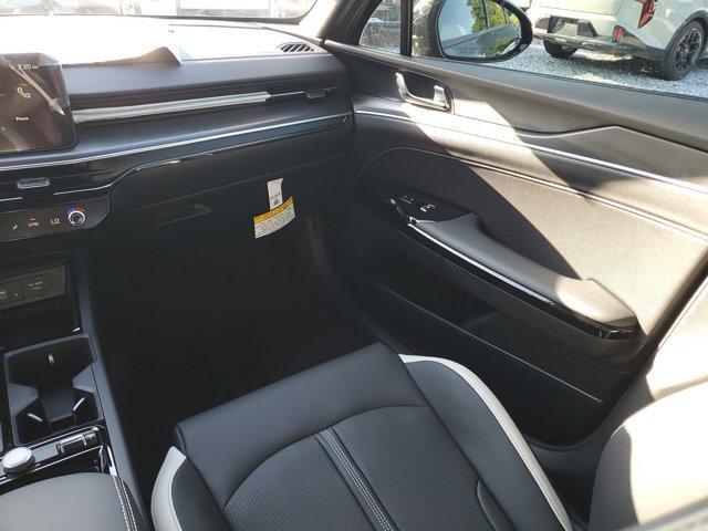 new 2025 Kia K5 car, priced at $27,454