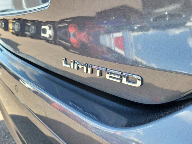 used 2023 Toyota Highlander car, priced at $37,897