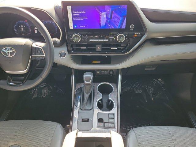 used 2023 Toyota Highlander car, priced at $37,897