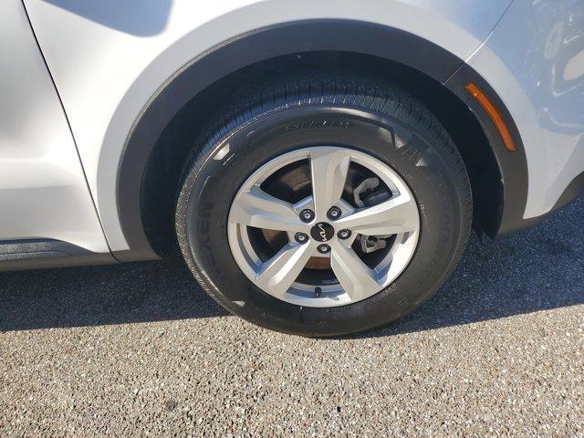 used 2023 Kia Sorento car, priced at $23,507