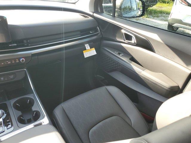 new 2025 Kia Carnival Hybrid car, priced at $47,815