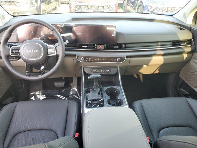 new 2025 Kia Carnival car, priced at $40,745