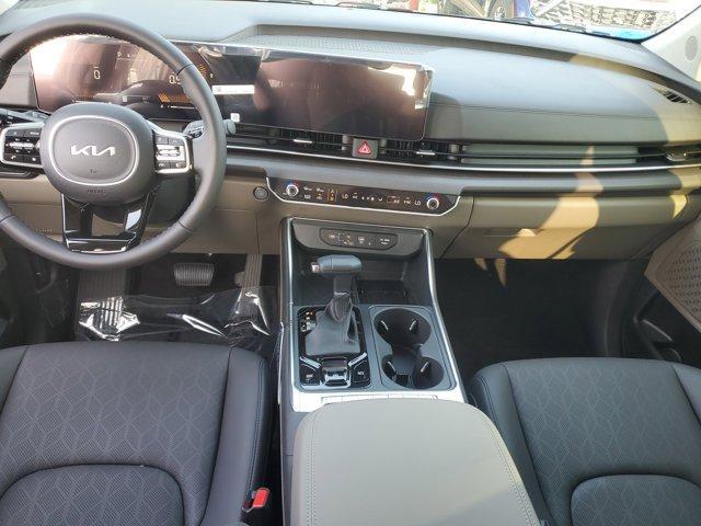new 2025 Kia Carnival car, priced at $40,745