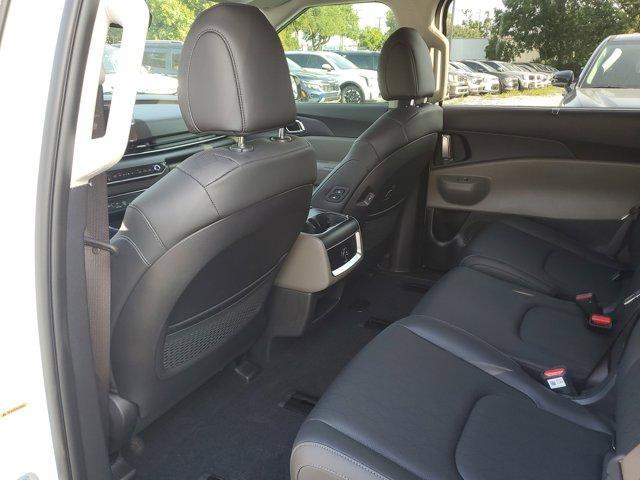 new 2025 Kia Carnival car, priced at $40,745